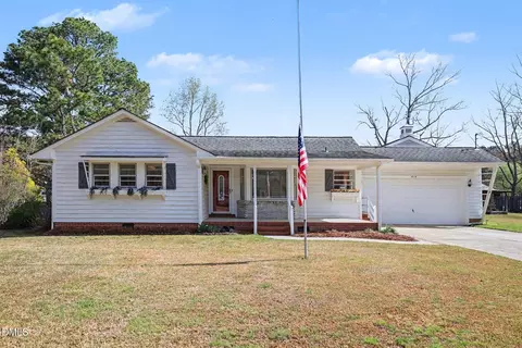 414 E Fremont St, Kenly, NC 27542