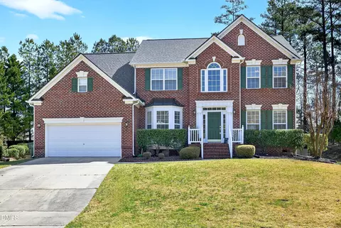 112 Natchez Ct, Cary, NC 27519