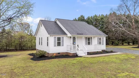 717 Slippery Bank Ct, Benson, NC 27504