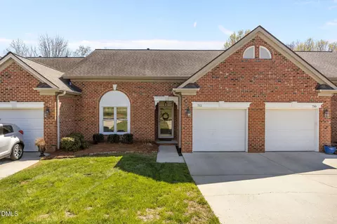 712 Vinebury Ln, High Point, NC 27265