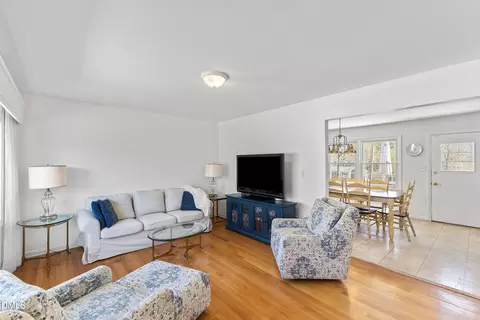 118 E Merlin Dr, Knightdale, NC 27545