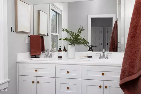 Bath - 2408 Winburn Ave, Durham, NC 27704 photo 1 of 4