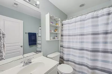 Bath - 363 Red Elm Dr, Durham, NC 27713 photo 3 of 4