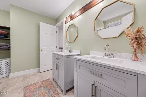 Bath - 12 Moorefield Ct, Durham, NC 27705 photo 2 of 3