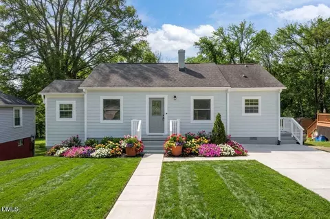 408 W Gilbreath St, Graham, NC 27253