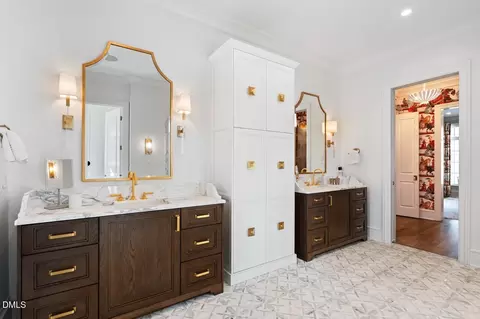 Bath - 2809 Grant Ave, Raleigh, NC 27607 photo 3 of 11