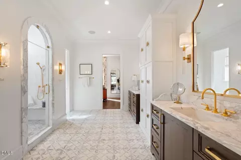 Bath - 2809 Grant Ave, Raleigh, NC 27607 photo 1 of 11