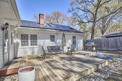 Exterior - 405 Everett Pl, Durham, NC 27701 photo 5 of 9