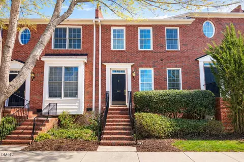 525 Copperline Dr, Chapel Hill, NC 27516