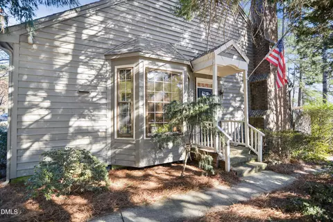 900 Albany Ct, Raleigh, NC 27615