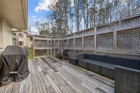 Exterior - 3213 Cobblestone Ct, Raleigh, NC 27607 photo 3 of 8