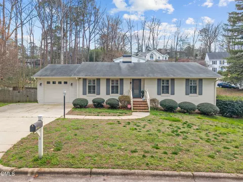 3213 Cobblestone Ct, Raleigh, NC 27607