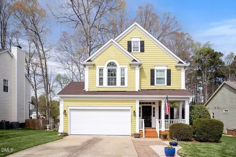 2605 Deanwood Dr, Raleigh, NC 27615