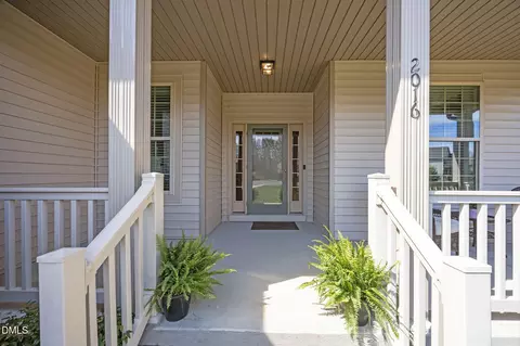 2016 Aramanche Dr, Burlington, NC 27215
