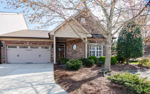 2708 Jamestown Ct, Burlington, NC 27215