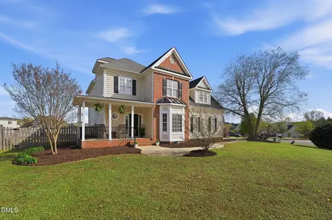 2050 Rosebriar Ln, Fuquay Varina, NC 27526