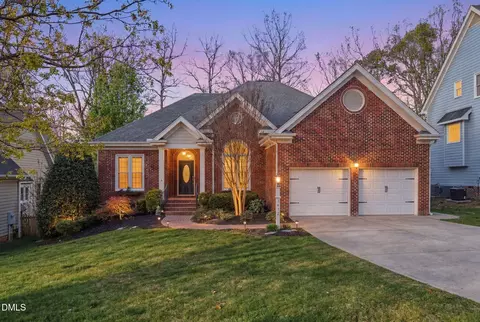 1412 Moosecreek Dr, Raleigh, NC 27614