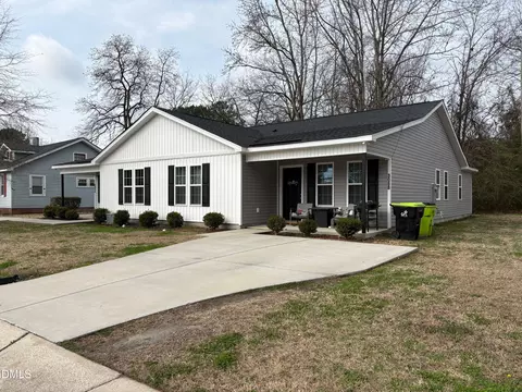 305 S Sycamore St, Fremont, NC 27830