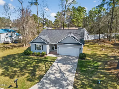 View/Area - 401 Coleridge Dr, Dunn, NC 28334 photo 3 of 4