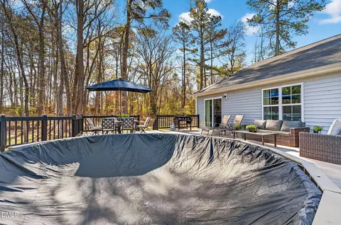 Exterior - 401 Coleridge Dr, Dunn, NC 28334 photo 8 of 9