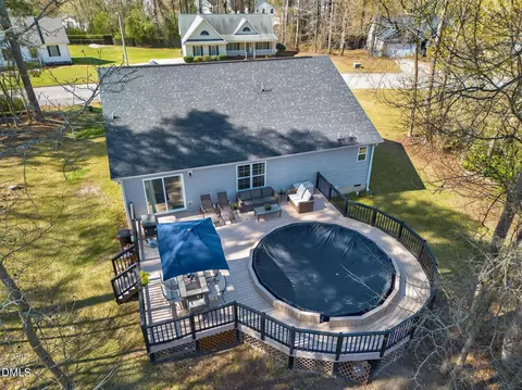 Exterior - 401 Coleridge Dr, Dunn, NC 28334 photo 9 of 9