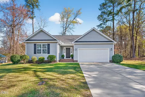Exterior - 401 Coleridge Dr, Dunn, NC 28334 photo 2 of 9