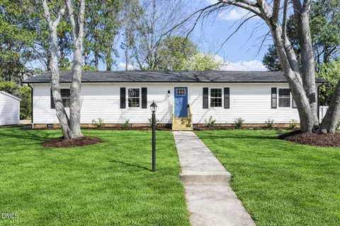 8 Bair Cir, Durham, NC 27704