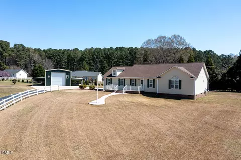 34 Blue Pond Rd, Clayton, NC 27520