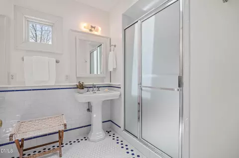 Bath - 3816 Dover Rd, Durham, NC 27707 photo 3 of 6