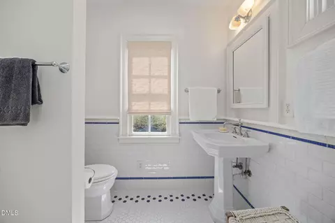 Bath - 3816 Dover Rd, Durham, NC 27707 photo 4 of 6