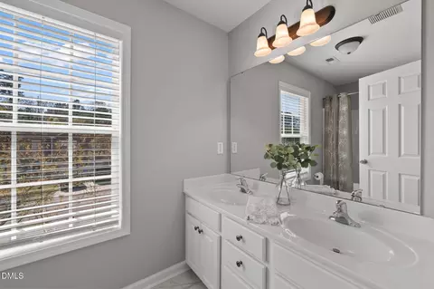 Bath - 940 Spring Meadow Dr, Durham, NC 27713 photo 3 of 4