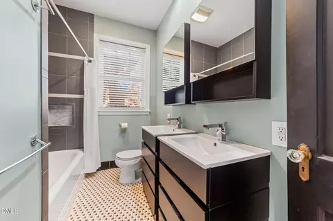 Bath - 3322 Ruffin St, Raleigh, NC 27607 photo 2 of 3
