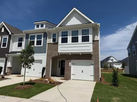 948 Kensley Grove Ln, Fuquay Varina, NC 27526