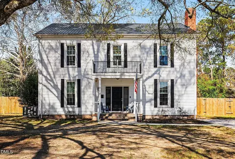 910 S 2nd St, Smithfield, NC 27577