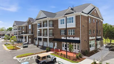 1600 Gathering Park Cir #304, Cary, NC 27519