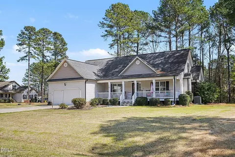 11 Cashew Ln, Smithfield, NC 27577