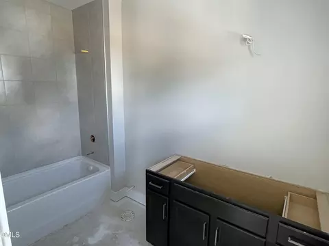 Bath - 620 Cable Ct, Apex, NC 27523 photo 5 of 7