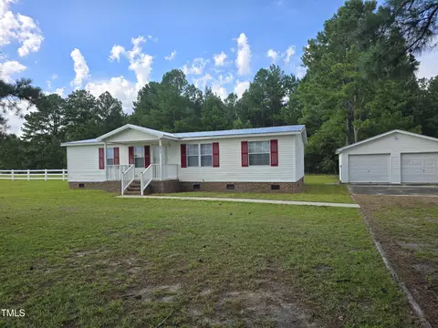 4817 Lobelia Rd, Vass, NC 28394