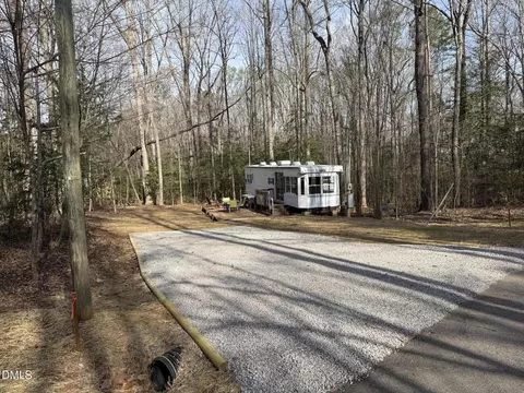105 Kansas Dr, Louisburg, NC 27549
