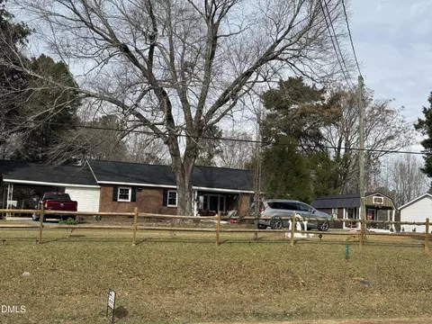 1411 Deep River Rd, Sanford, NC 27330