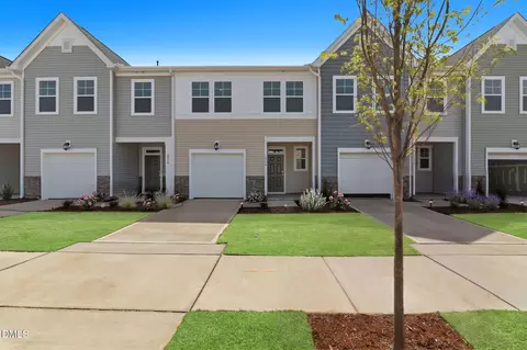 2310 Oakwood Meadows Ct, Raleigh, NC 27604