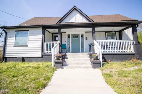 719 S Main St, Roxboro, NC 27573