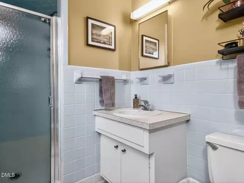 Bath - 5017 Pine Trail Dr, Durham, NC 27712 photo 1 of 6