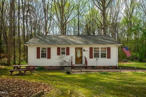 900 Cricket Knoll Rd, Fuquay Varina, NC 27526