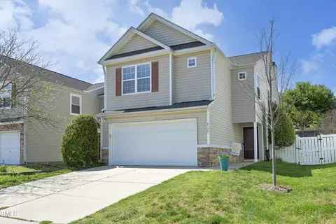 8129 Caliber Woods Dr, Raleigh, NC 27616