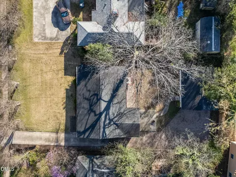 View/Area - 728 E Whitaker Mill Rd, Raleigh, NC 27608 photo 5 of 5