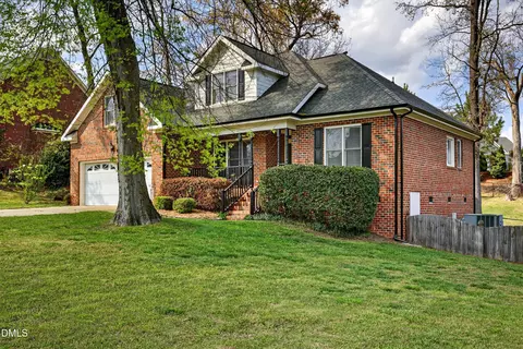 805 Barneswyck Dr, Fuquay Varina, NC 27526