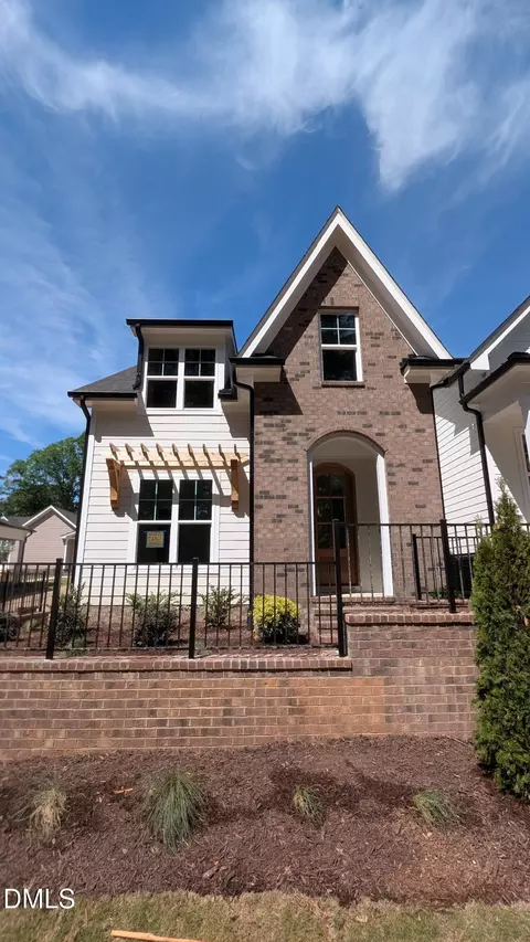 726 Powell Dr, Raleigh, NC 27606