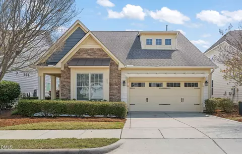 33 Heatherwood Dr, Chapel Hill, NC 27516