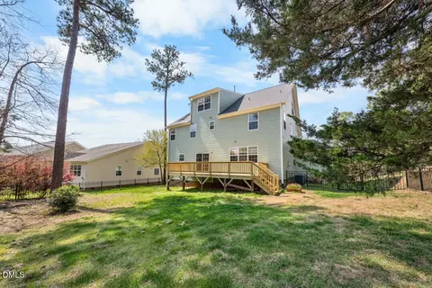 Exterior - 701 Harkness Cir, Durham, NC 27705 photo 6 of 7
